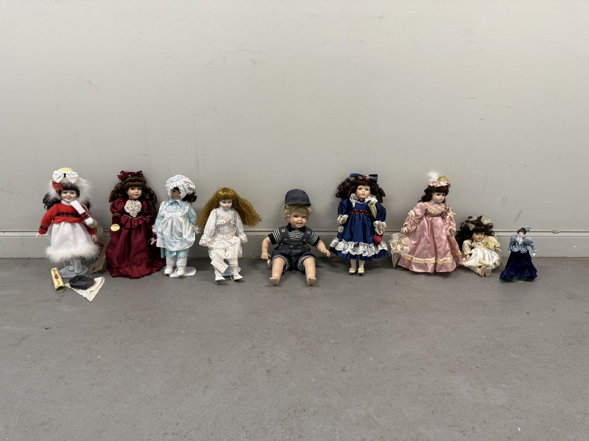 Collection of Dolls Vintage (Good condition) PICK UP IN CORNELIUS