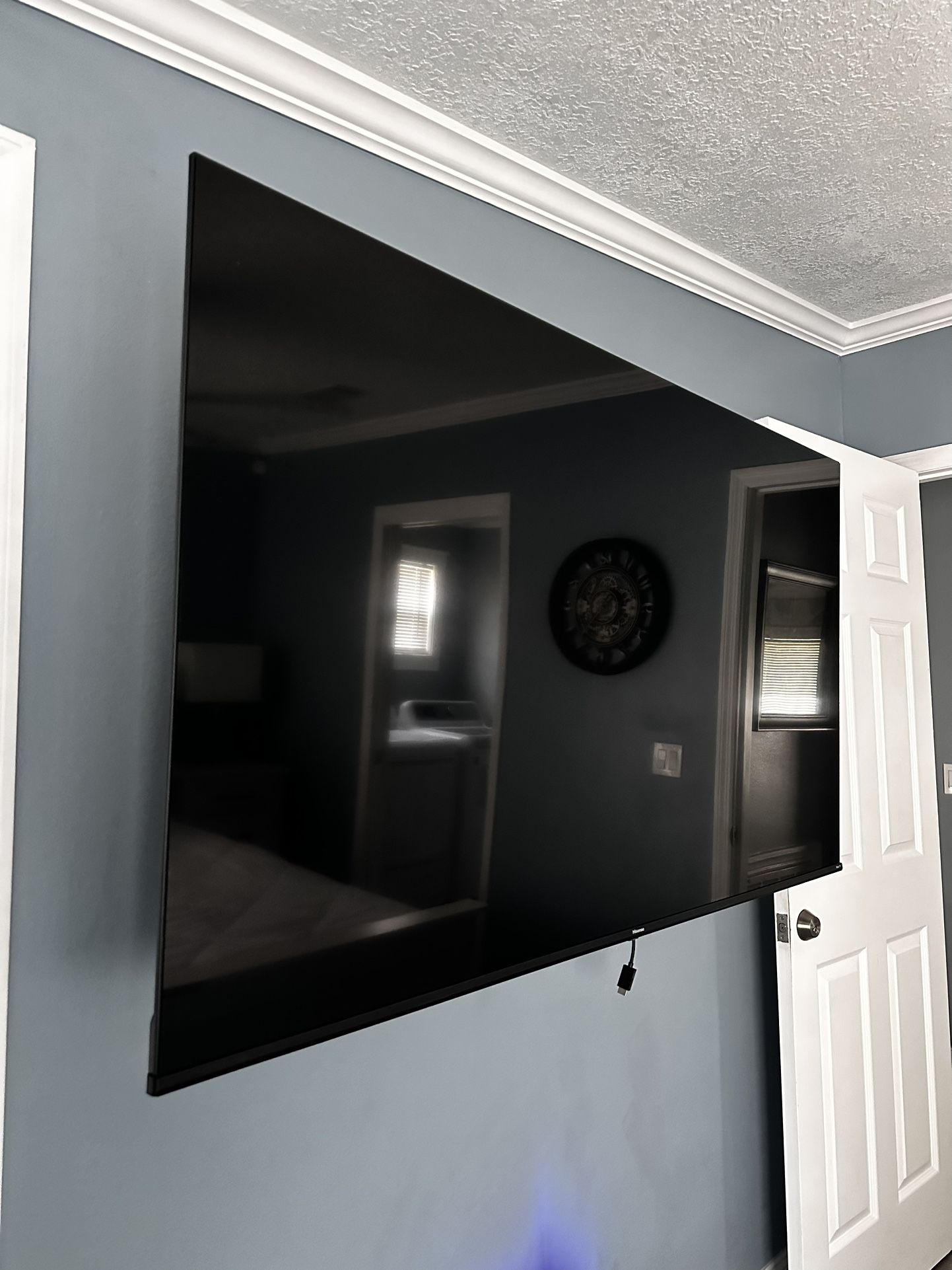 Hisense 65” ROKU INTEGRATED SMART TV