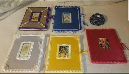 Libreta de santo y jicaras decoradas $20