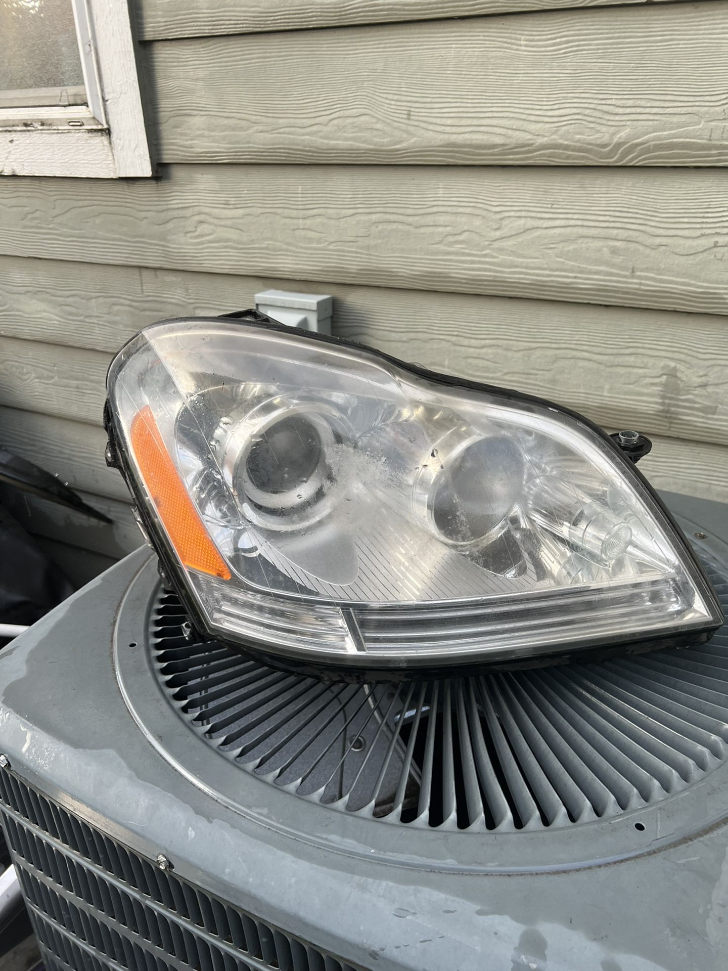 2008 Mercedes GL450 Right OEM Headlight