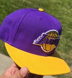 7¼ New Era  Fitted  & Mitchell & Nesss Snapback