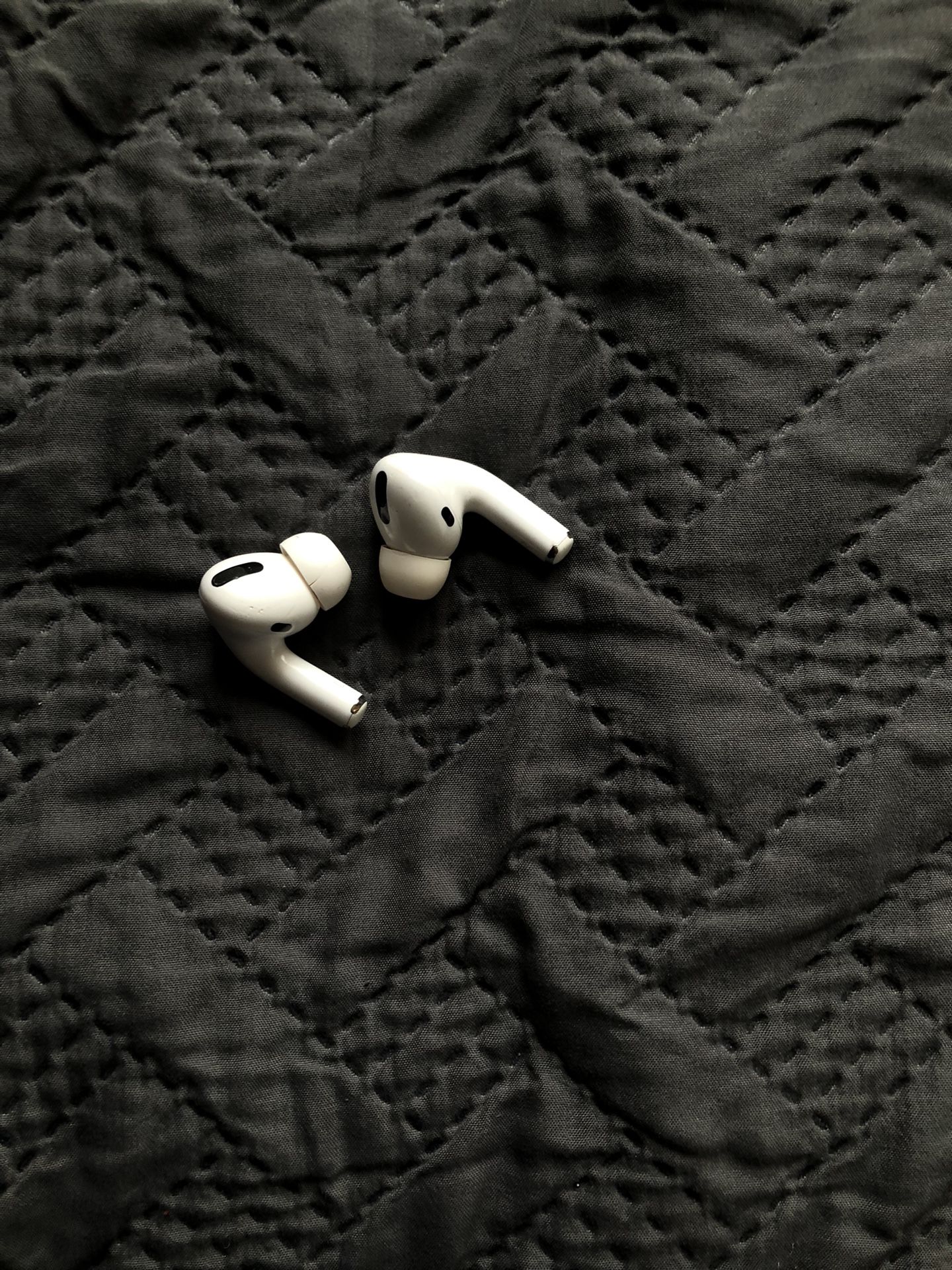 AirPods Pro Only AirPods 