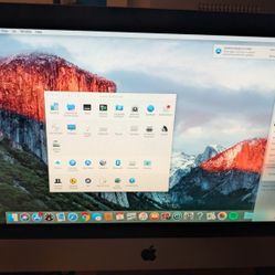 Apple iMac With Keyboard And Mouse 