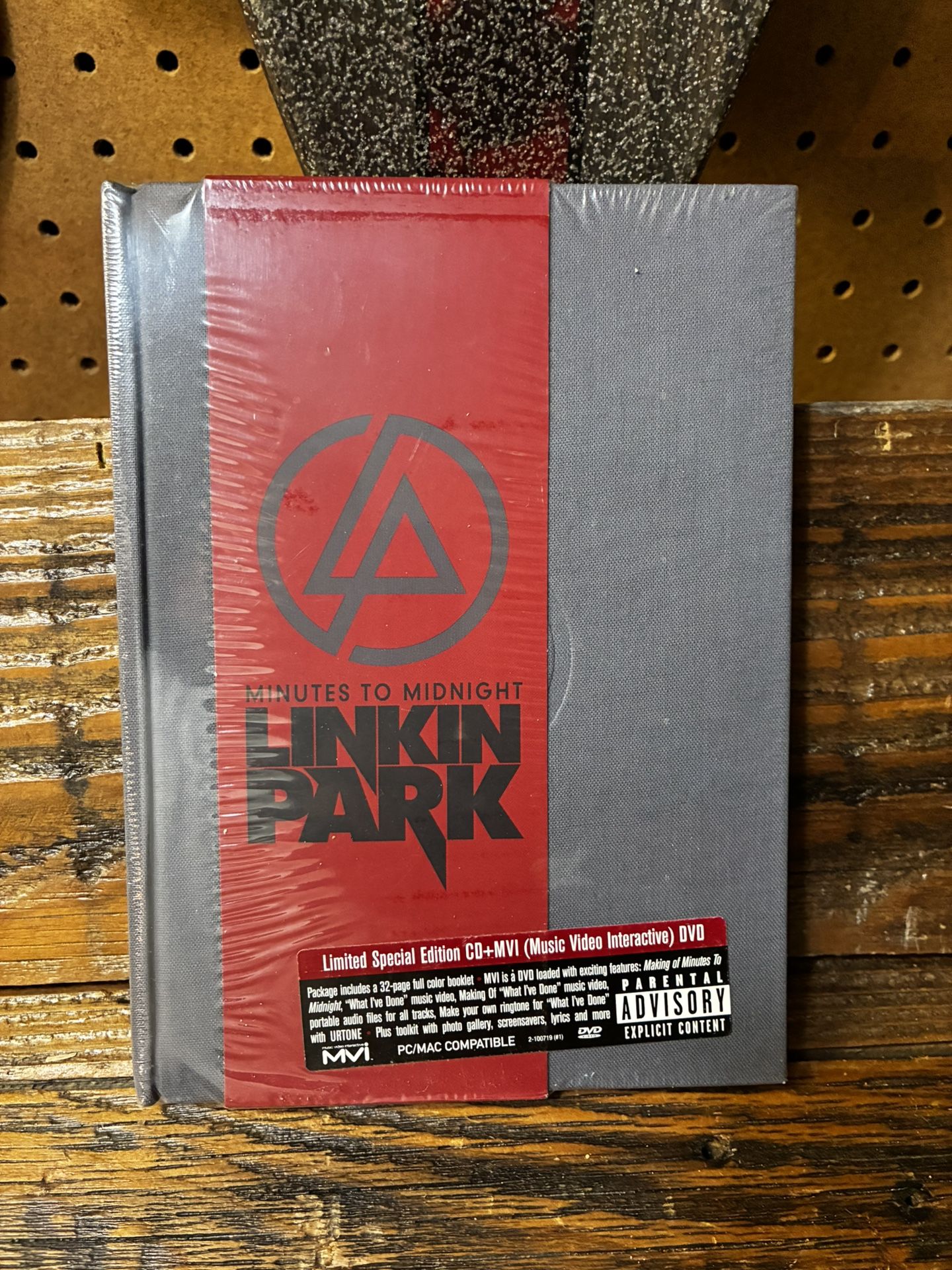 Linkin Park - Minutes To Midnight limited edition CD/DVD Booklet Set