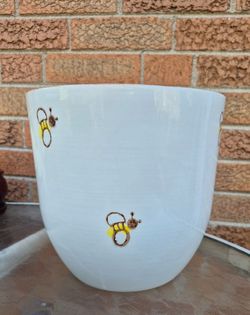 White Ceramic Planter with Bee Print (Skokie)