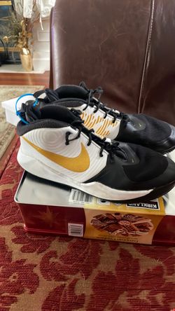Nike shoes,size6 Adult.