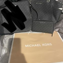 New With Tags Michael Kors Set 