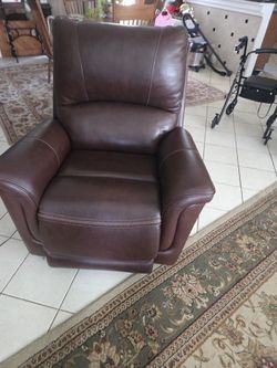 Power Recliner In Good Condition