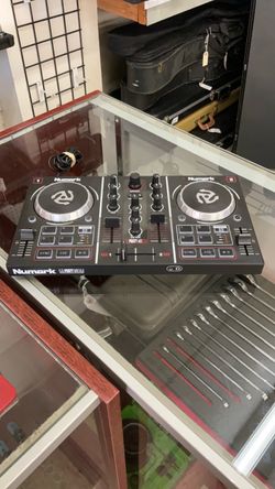 Numark Party Mix DJ Controller