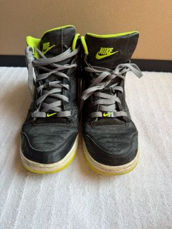 Nike Kids Shoes Size 9