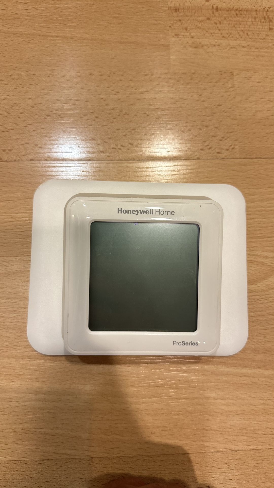 Honeywell T6 Pro Smart Thermostat TH6220WF2006 Wi-Fi Programmable