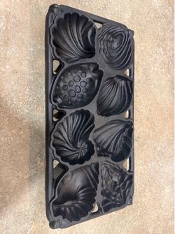 CAST IRON SEASHELL GEM PAN by John Wright