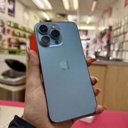 IPhone 13 Pro 256gb UNLOCKED✔️