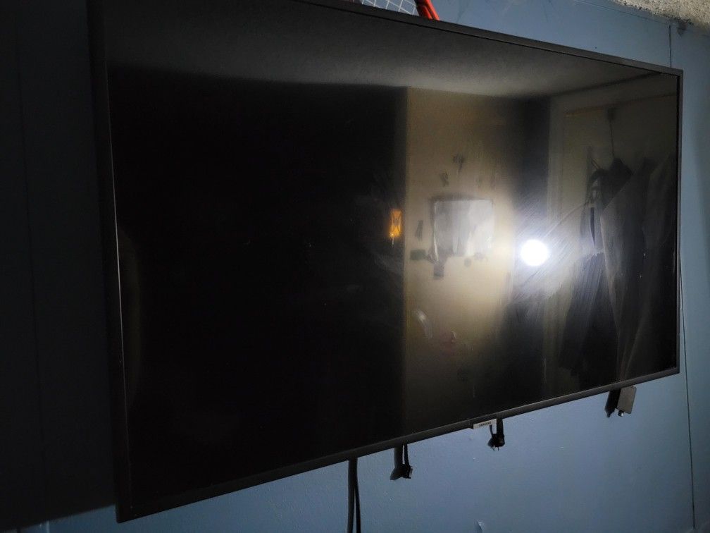 Samsung Tv With Remote And Mount