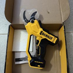 Dewalt shears 20v brand new
