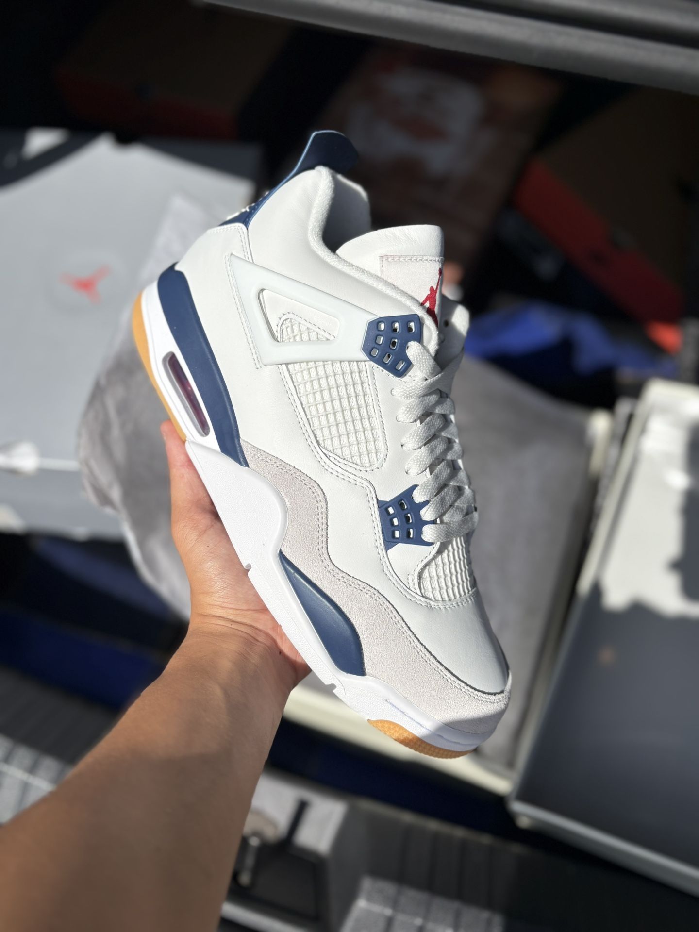 SB Jordan 4 Navy