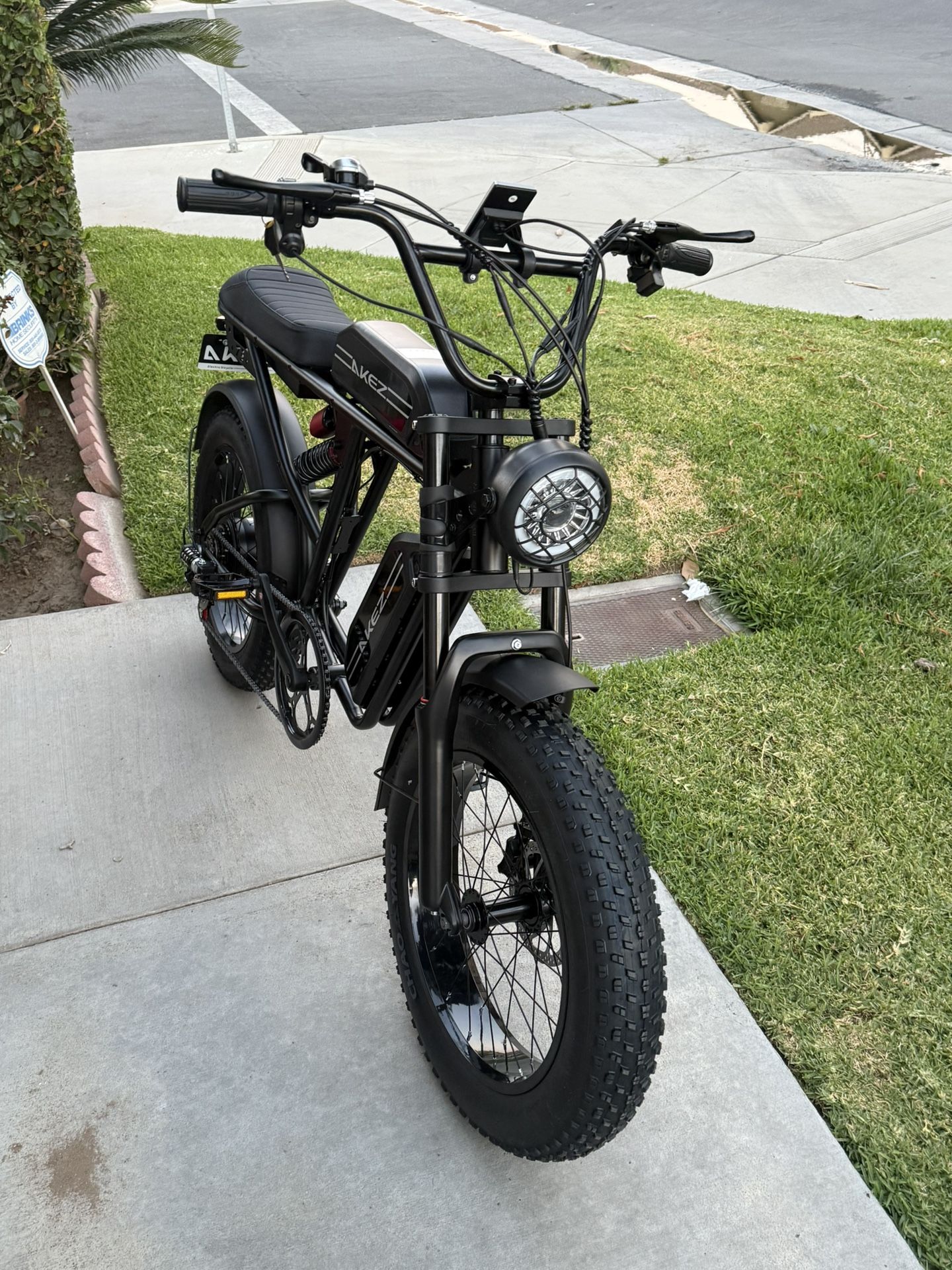 Brand New AKEZ e-bike!!
