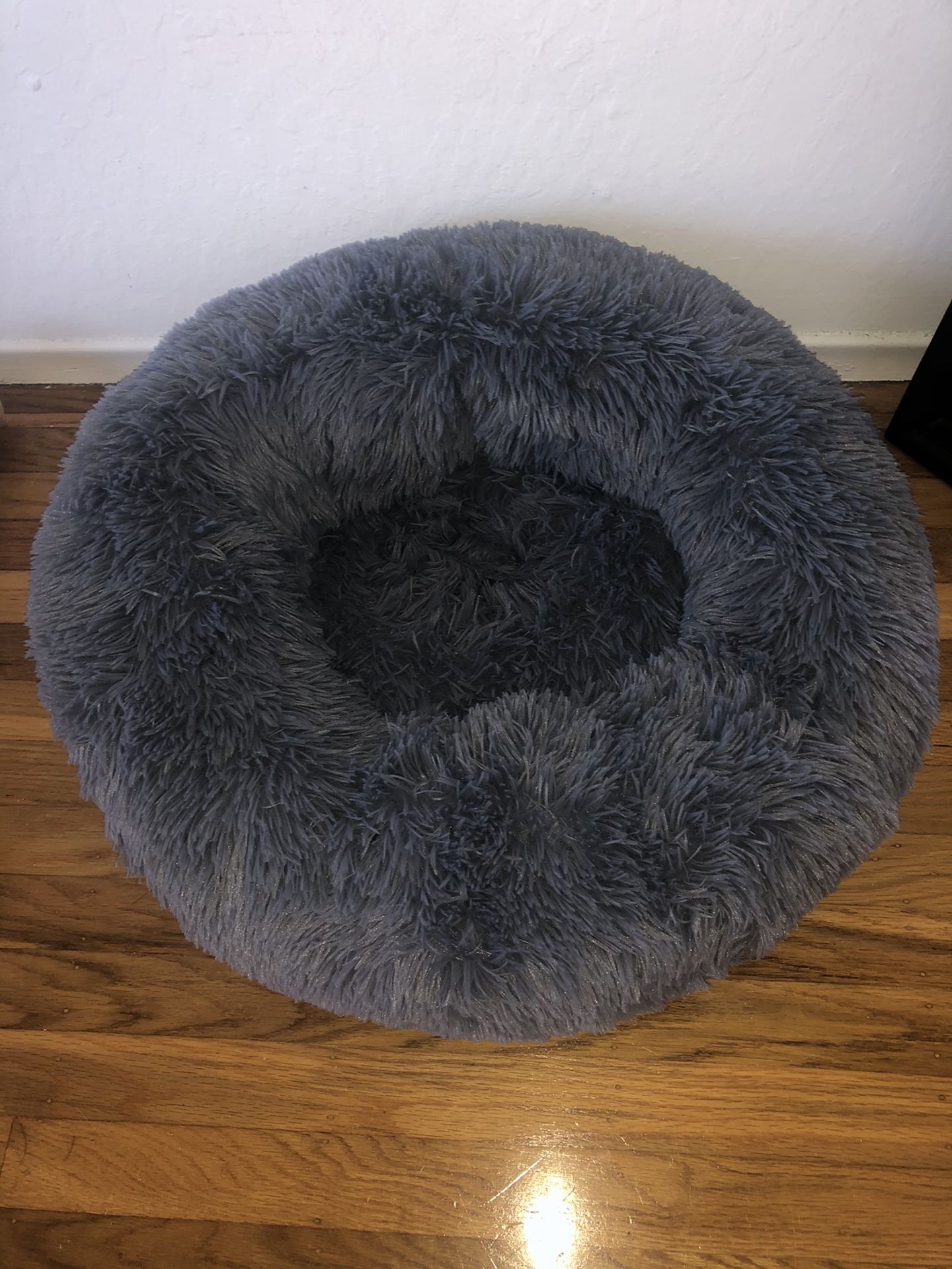 Round Calming Grey Pet Bed