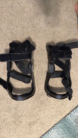 DonJoy knee brace
