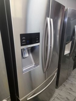 Samsung Refrigerator 3 Doors Stainless Steel With Door Indoor
