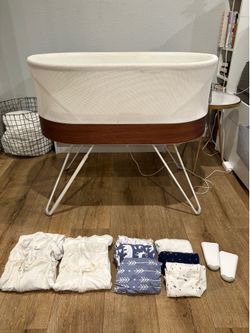Happiest Baby Snoo Smart Sleeper Bassinet