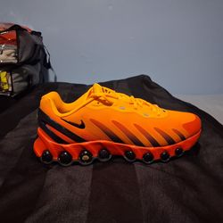 Brand New And Original Men's Nike Air Max's DN Sneakers Sizes 8.5