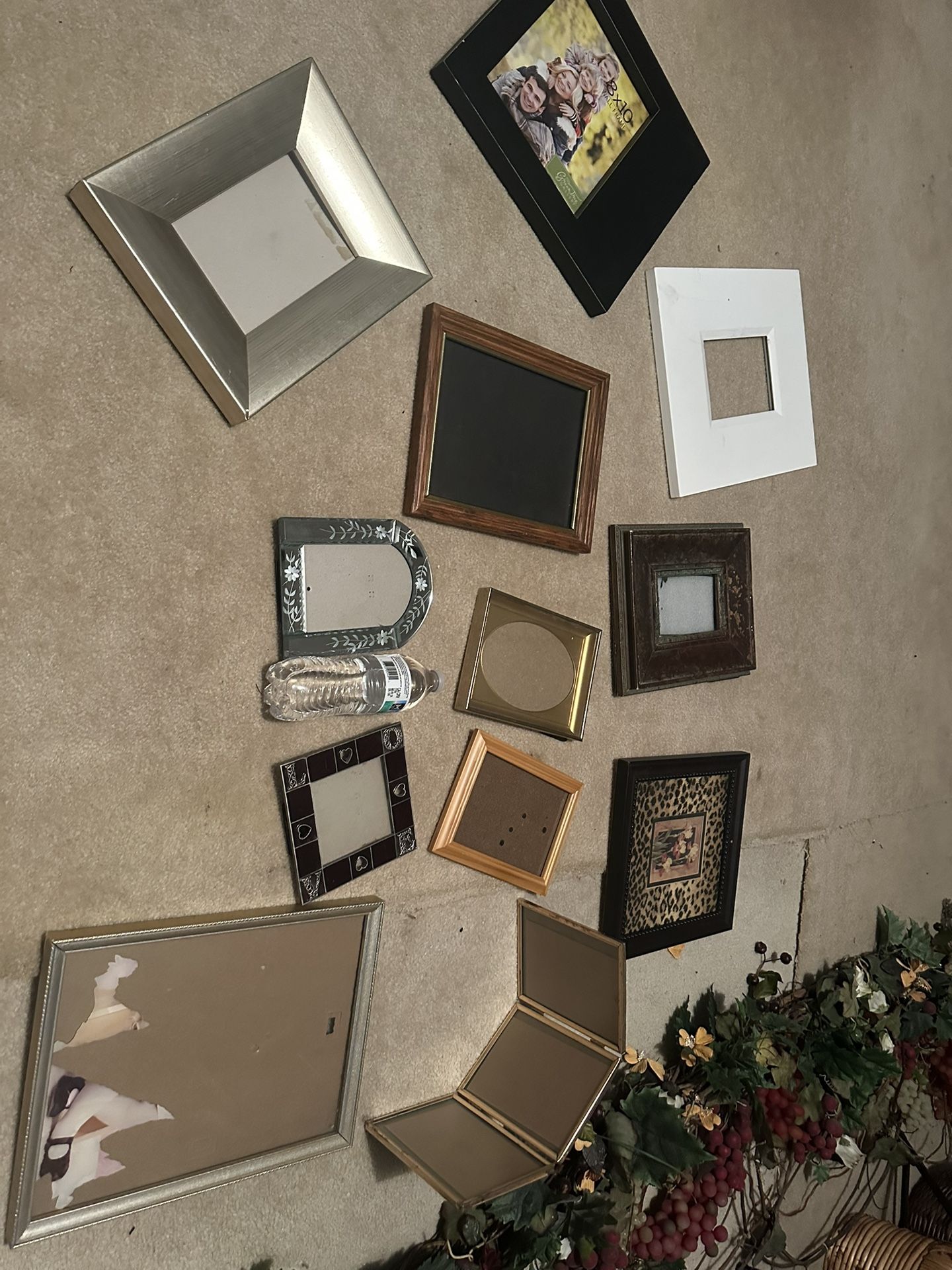 picture frame 1 dollar each