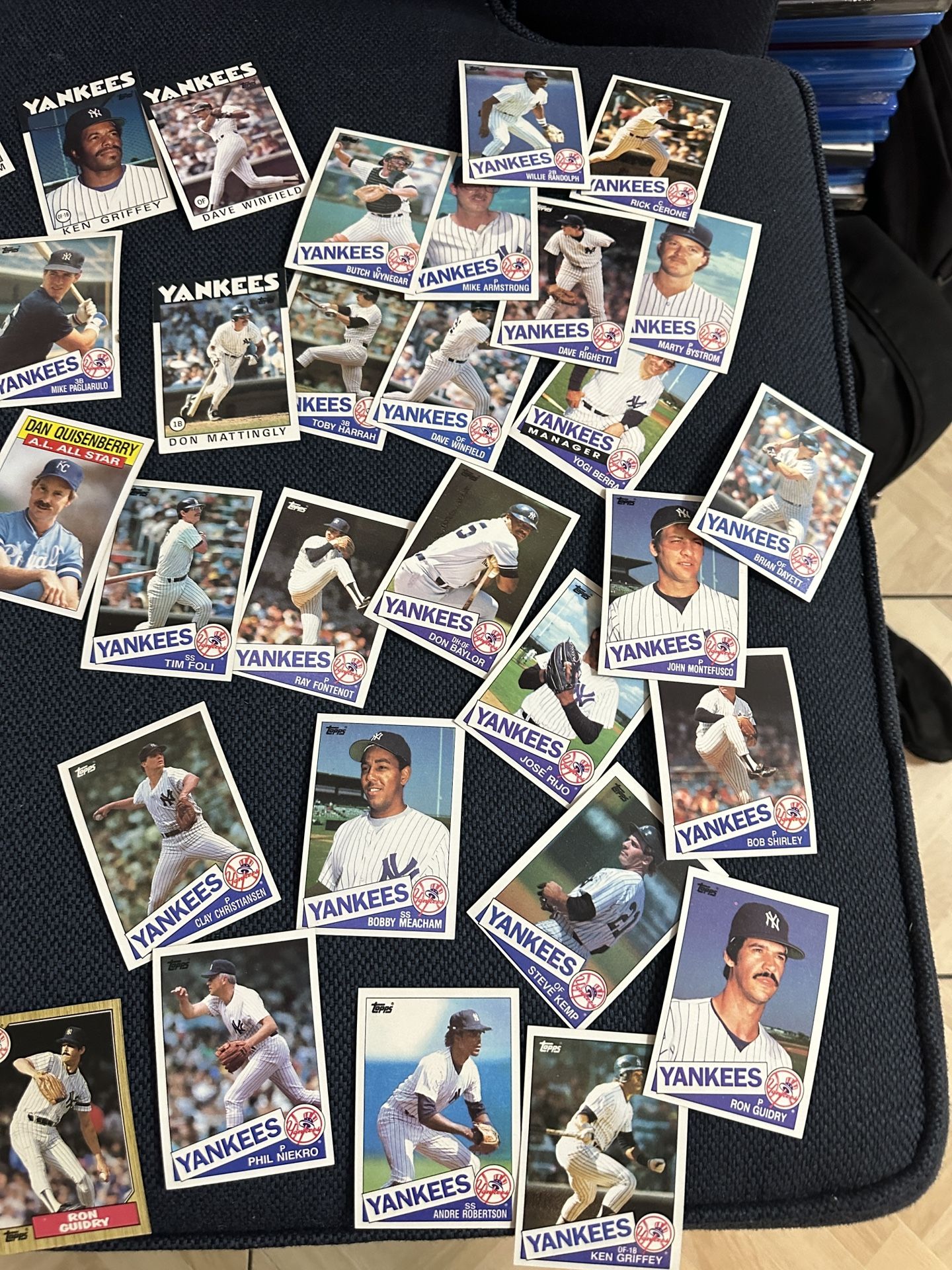 Baseball Cards. New York Yankees 85 Topps 