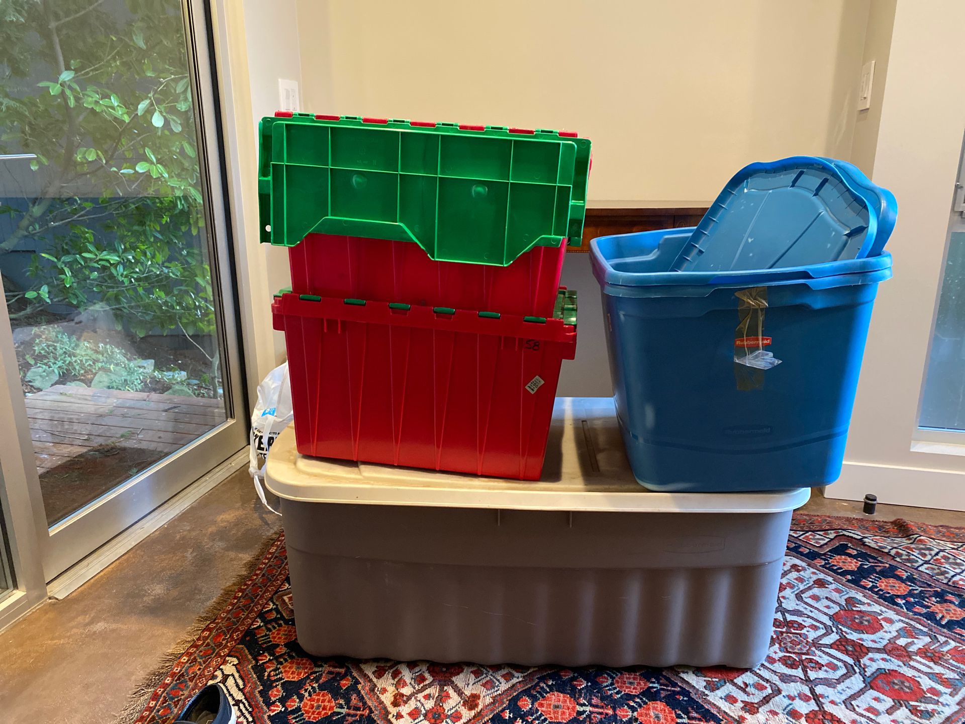 Plastic storage bins - multiple sizes FREE - Mercer Island