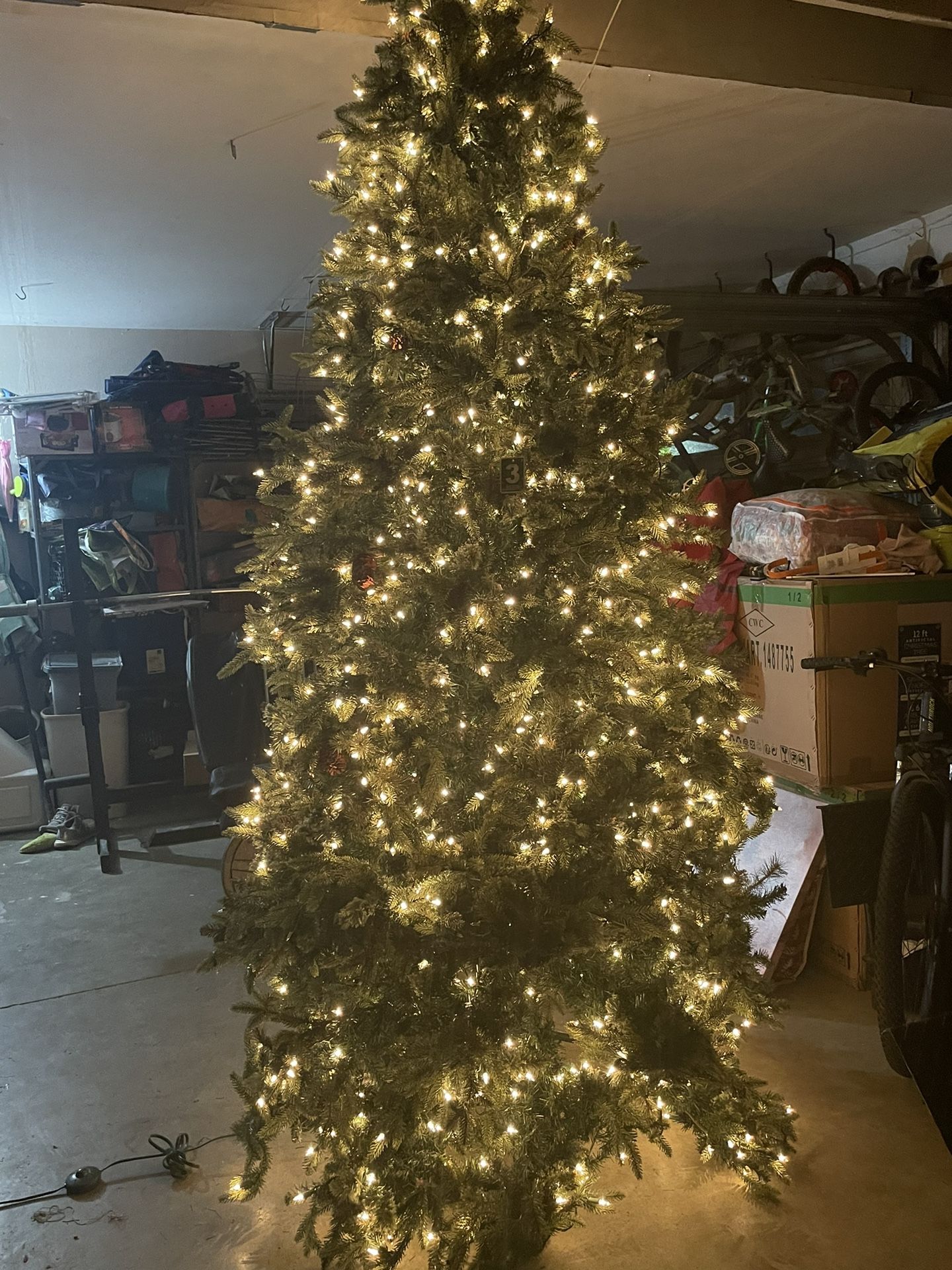 Christmas Tree 9 Feet for Sale in Rialto, CA OfferUp