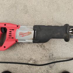Milwaukee Super Sawsall 