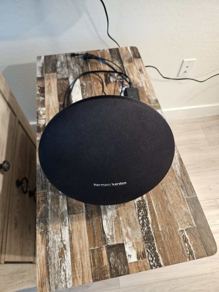 Harmon Kardon Onyx Studio 4