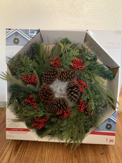 Pine And Berry Wreath 