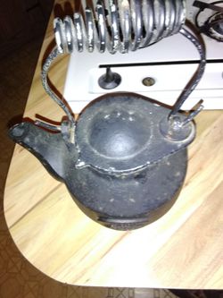John wright tea kettle with original lid and handle