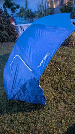 Beach umbrella - 7ft accross