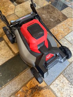 Lawn mower self propelled Milwaukee
