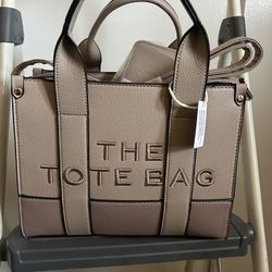 THE TOTE BAG