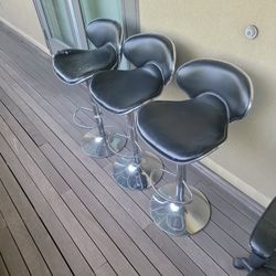 3 Bar Stools