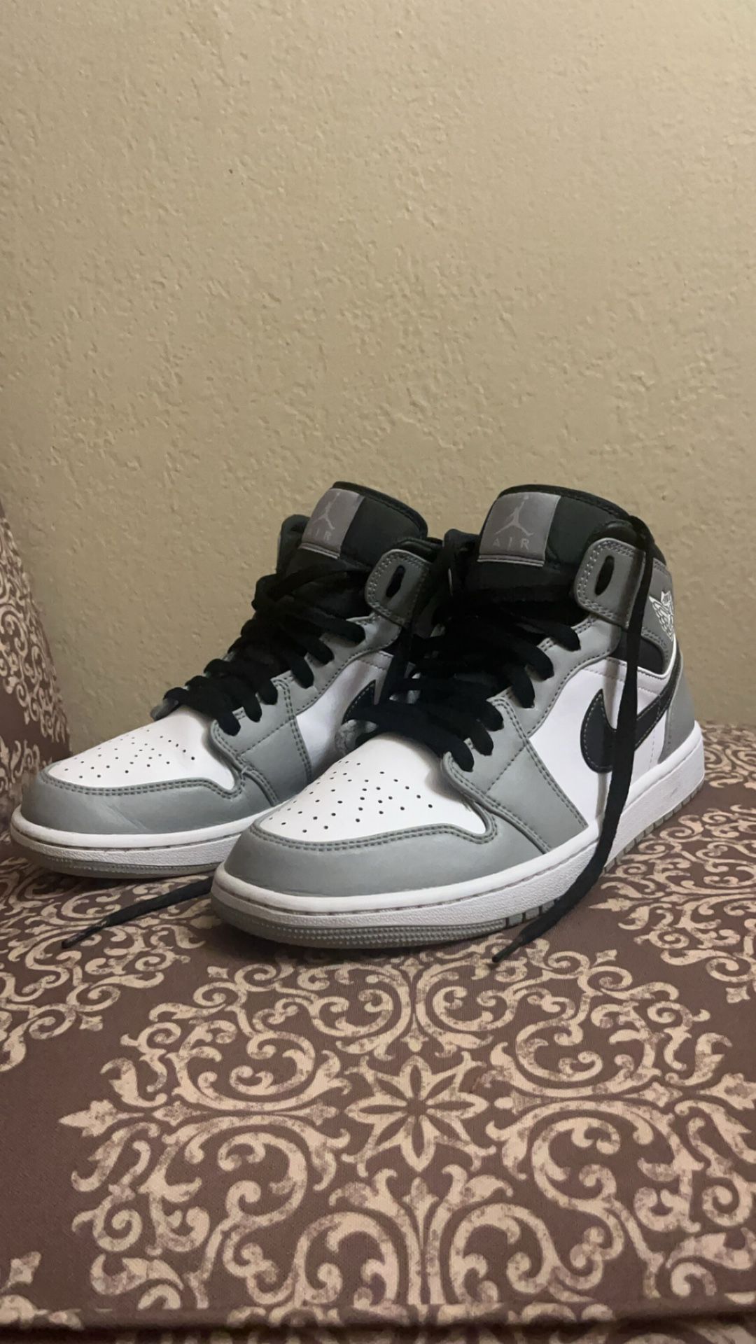 Jordan 1 Light Smokey Grey Size 9