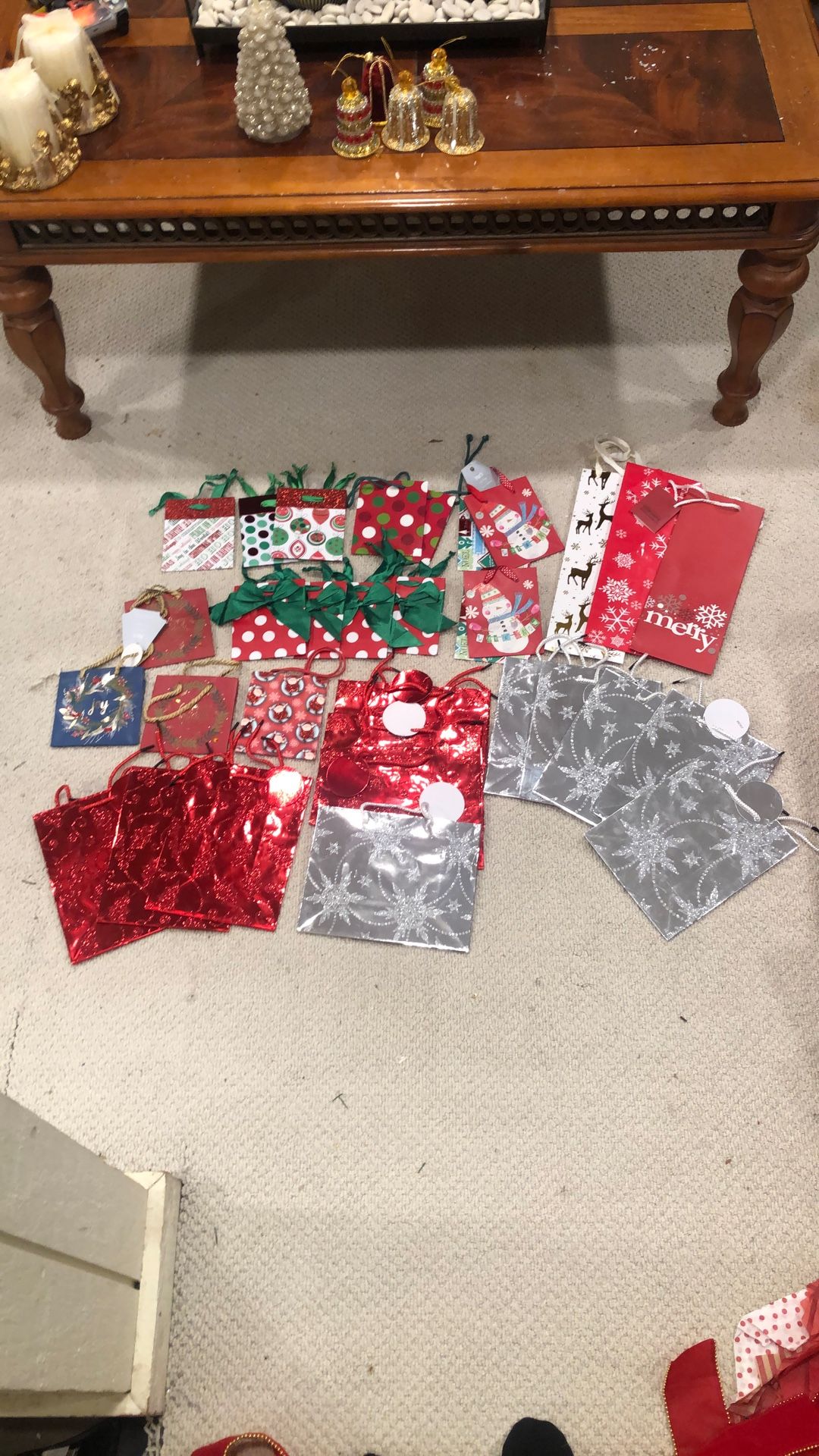 Holiday Gift Bags Various Sizes Small Medium Wine Bottle New Lot Of 35