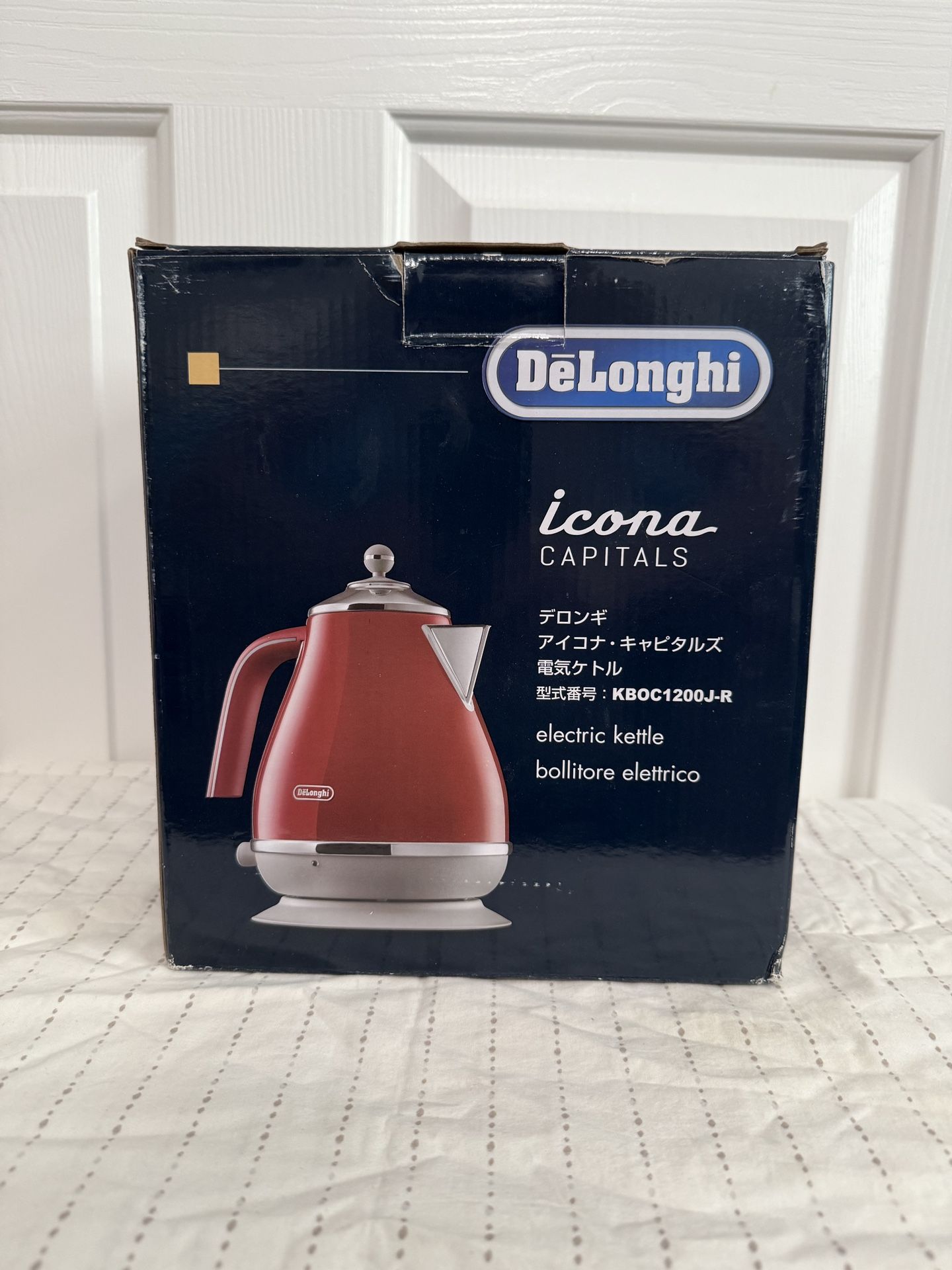 Electric Kettle ( Delonghi )