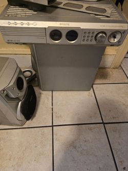 Sterio system 7 dc disk changer missing one knob but still works ima find the remote
