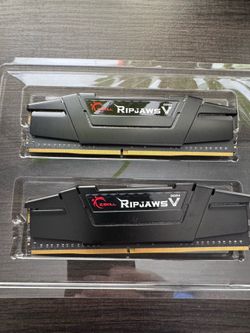 G.SKILL RipjawsV Series DDR4 RAM (XMP) 16GB (2x8GB) 3200MT/s