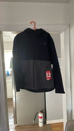 BRAND NEW NORTH FACE JACKET SIZE XL