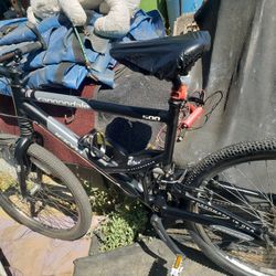 NICE CANNONDALE MOUNTAIN BIKE