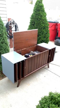 1960s Zenith Solid State Stereo Console
