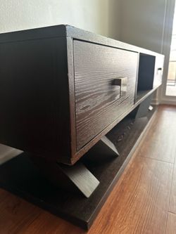 Sunpan Madero A/V Stand