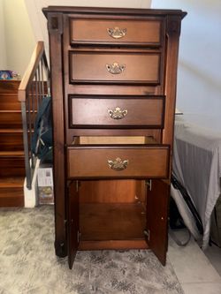 Dresser
