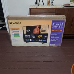 BRAND NEW In Box Samsung 43" Crystal UHD TV