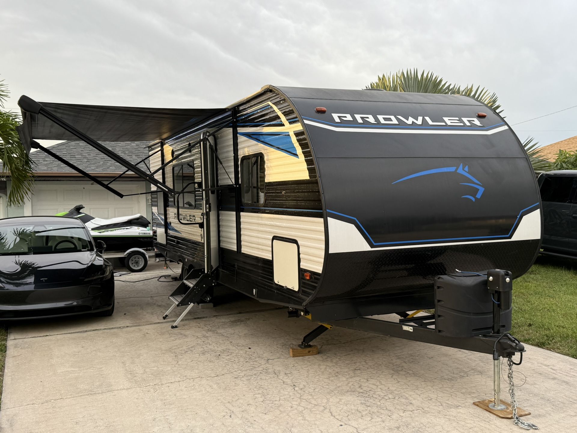 2021 Prowler Travel Trailer RV 25ft